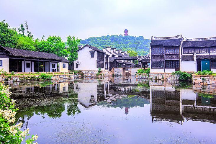 信源企业集团(01748.HK)短暂停牌 以待刊发内幕消息